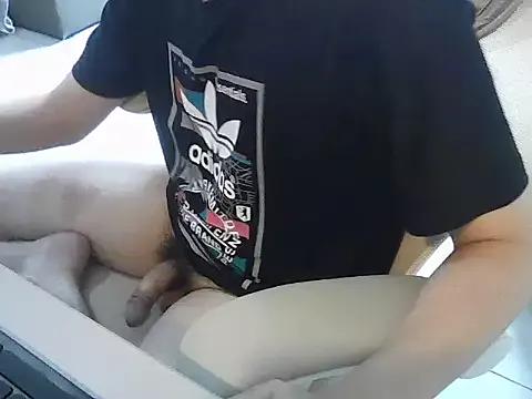 YourBoYyyyyyyy from StripChat is Freechat