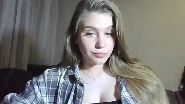 yourhoney_Lola_ from StripChat is Freechat