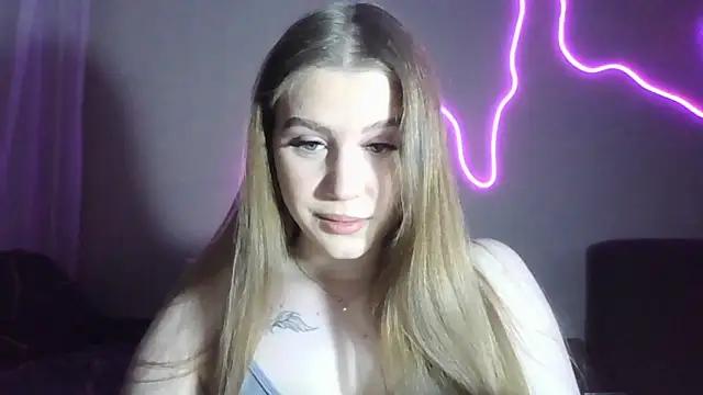 yourhoney_Lola_ from StripChat is Freechat