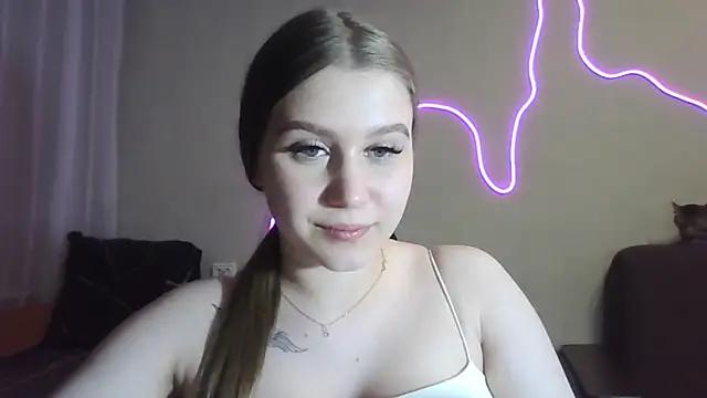 yourhoney_Lola_ from StripChat is Freechat